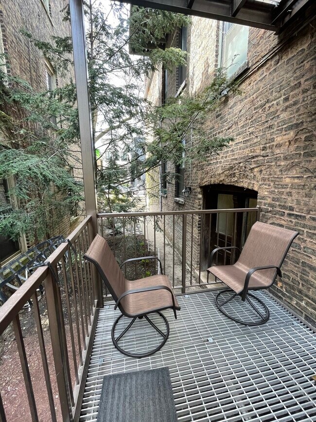 Photo - 1733 N Hermitage Ave Unidad 1R