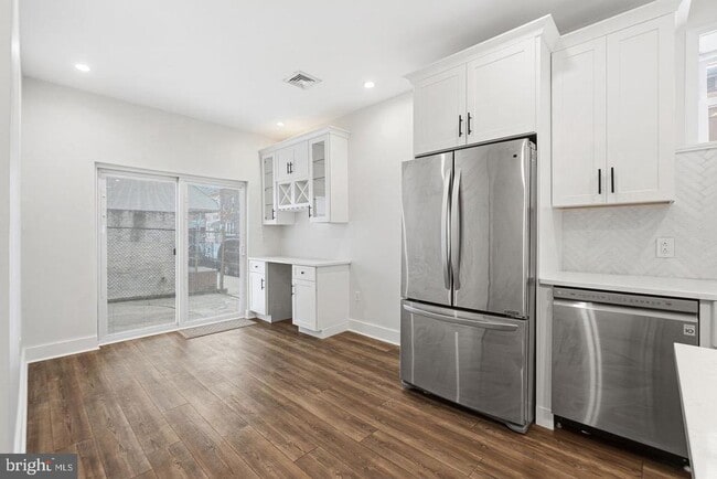 Photo - 2106 Manton St