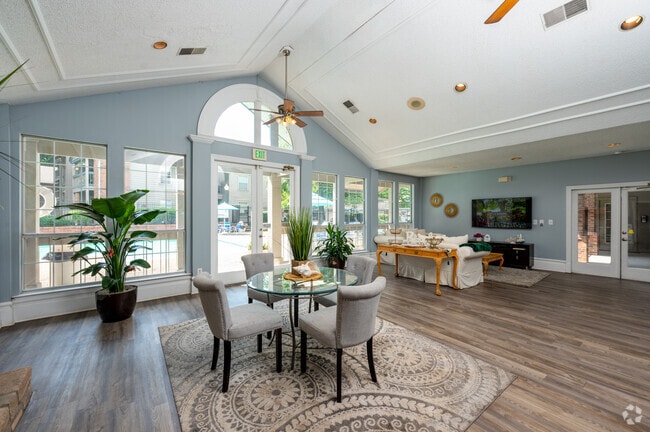 Casa club - Idlewood Apartments