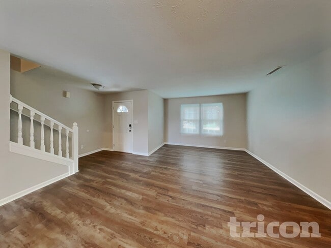 Photo - 7538 Mather Ln