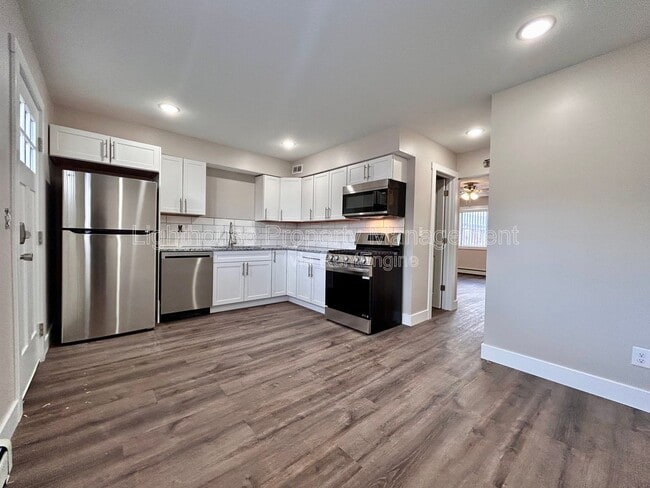 Photo - 2874 Taft Ave SW Unit 2