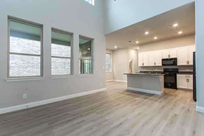 Photo - 7504 Palisades Dr