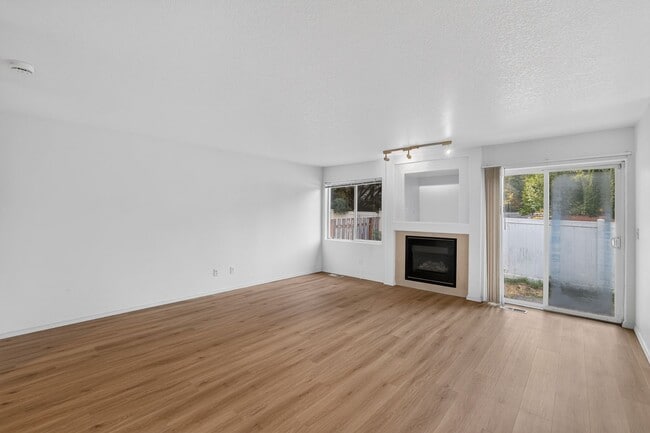 Photo - 5146 NE Schoeler Cir