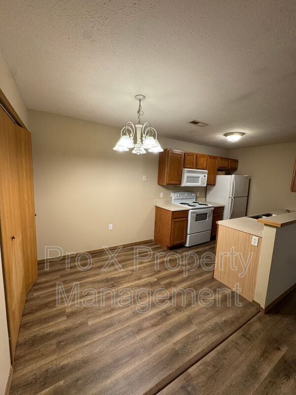 Photo - 2123 Southfork Dr