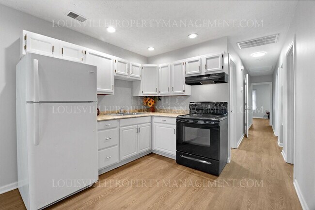 Photo - 645 Dr W. J. Hodge St