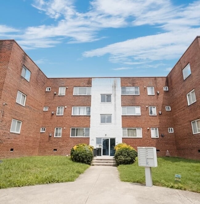 Lovely 2 BR/1 BA Top-Floor Condo in Congre... - Lovely 2 BR/1 BA Top-Floor Condo in Congre...