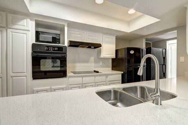 Photo - 5 Bed/3 Bath With Pool Backing the 60