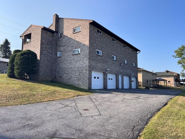 Photo - 129 Lulay St