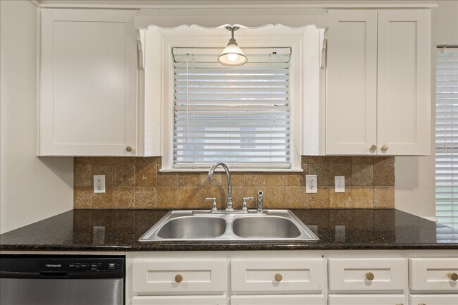 Photo - 5600 Lake Highlands Dr