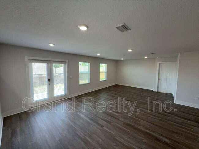 Photo - 4871 Snipe Rd