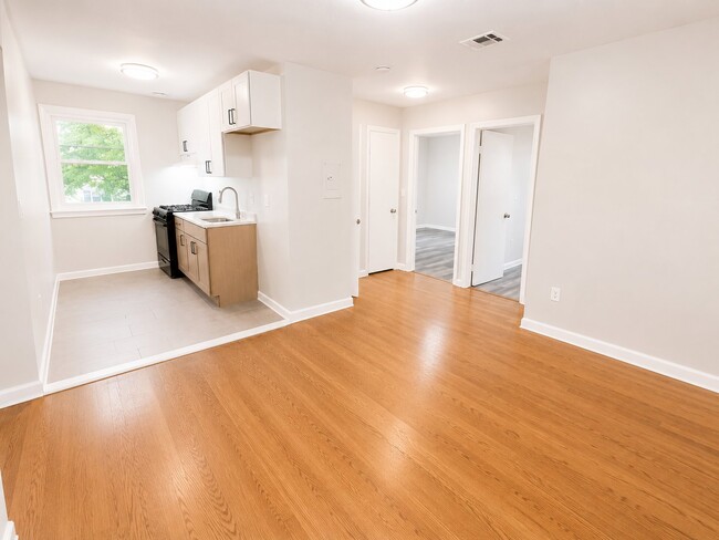 377 Clinton Pl Unidad 2