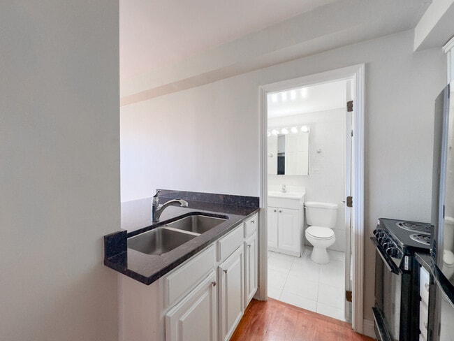 Photo - 4180 N Marine Dr Unit 6051