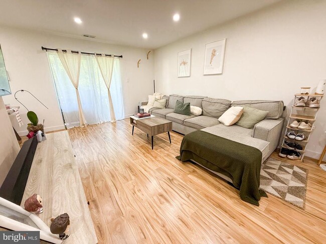 Photo - 3300 Johns Ct