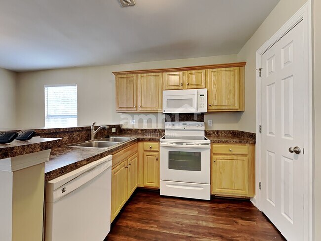 Photo - 101 Lovette Ct