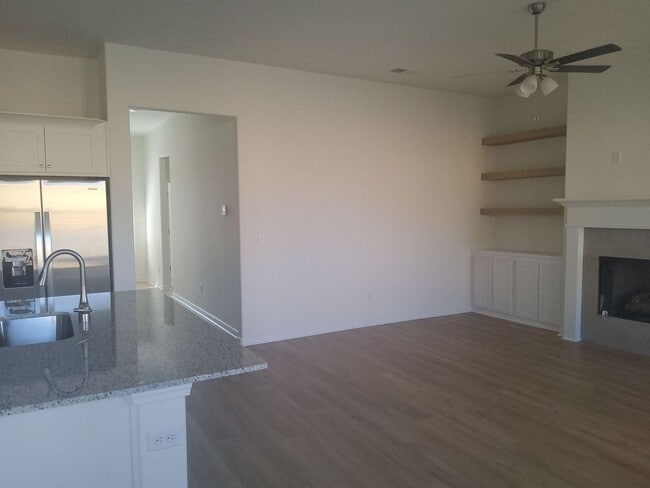 Photo - 360 Green Willow Dr