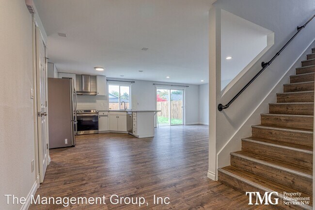 5 br, 2.5 bath House - 705 SE 146th Avenue - 5 br, 2.5 bath House - 705 SE 146th Avenue