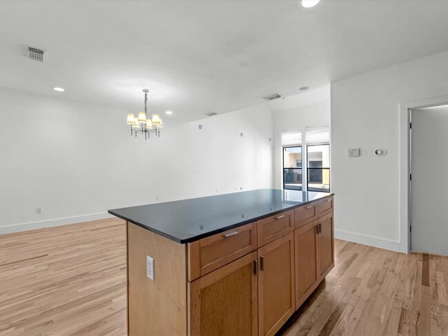 Building Photo - 4421 Eigel St