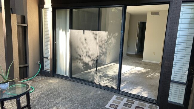 Sala de estar - 871 Woodside Ln E Unidad 3