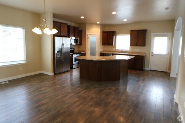 Building Photo - Large 5 Bed 3.5 Bath Home in Lehi Utah!