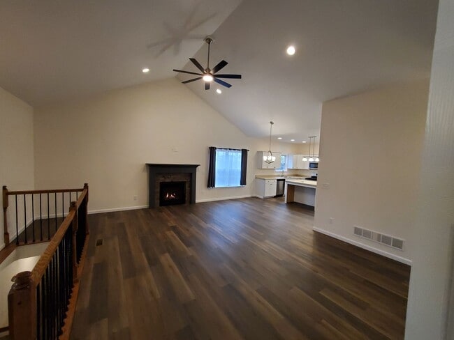 Photo - Charming 3-bedroom/2-bathroom duplex home in Washington, IL