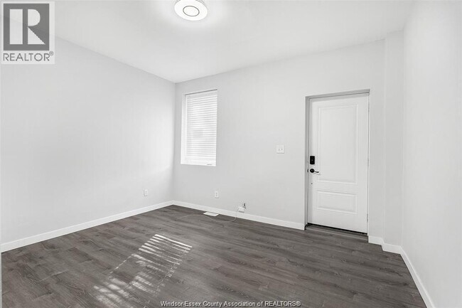 Photo - 712 Brock St