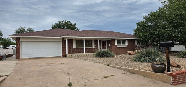 Photo - Gorgeous 3 bedroom, 2 bath home Available 4/17