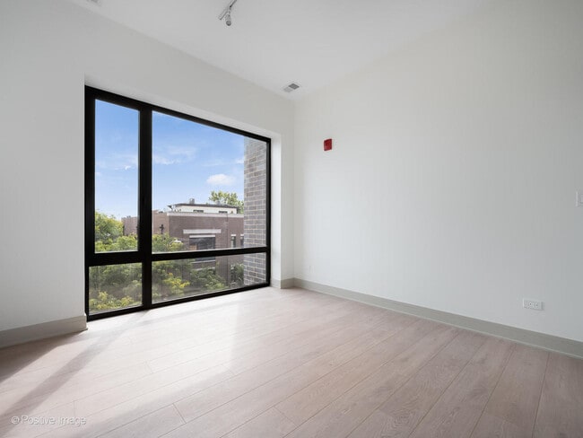 Photo - 3202 N Racine Ave Unit 202