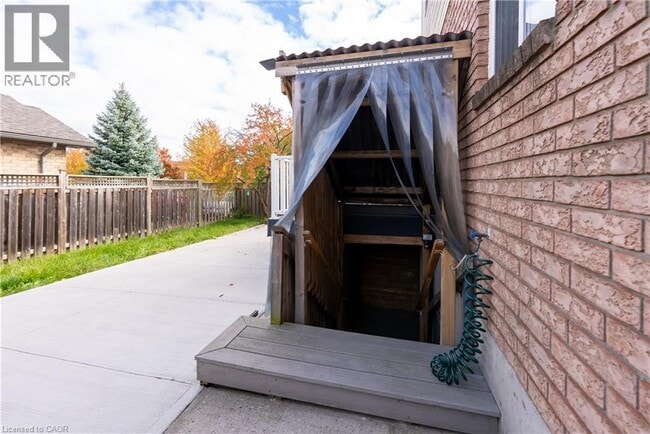 Photo - 263 Hepburn Crescent