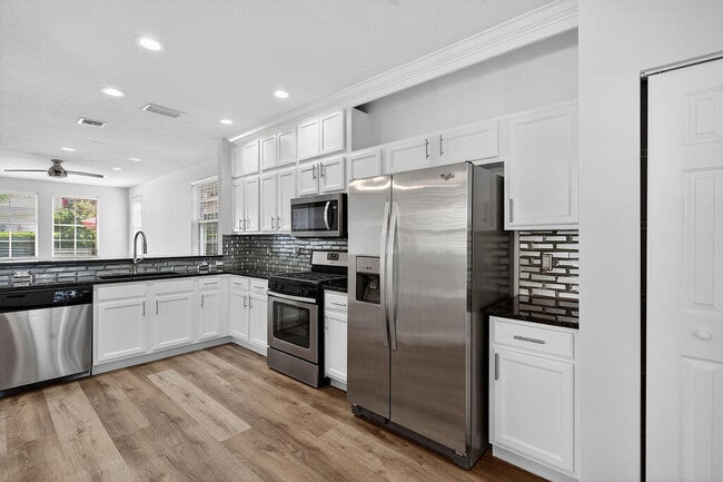 Photo - 318 September St