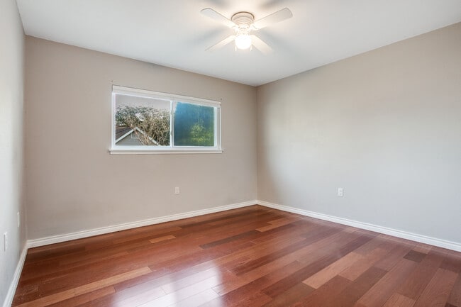 Photo - 13910 Thebes Cir