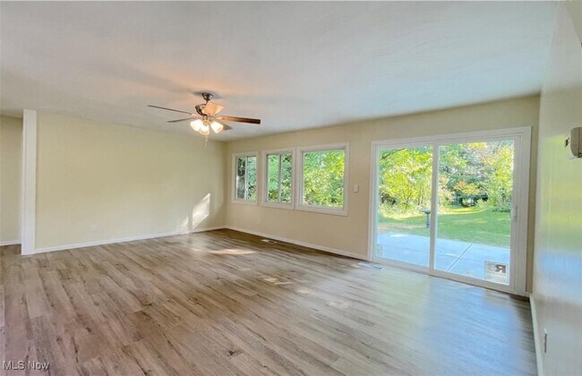 Photo - 9315 Glenwood Trail