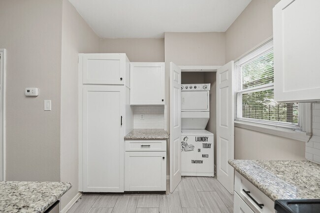 Photo - 5113 Lindsay St