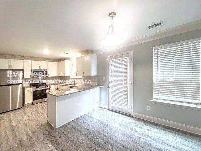 Photo - 5220 Hanover St