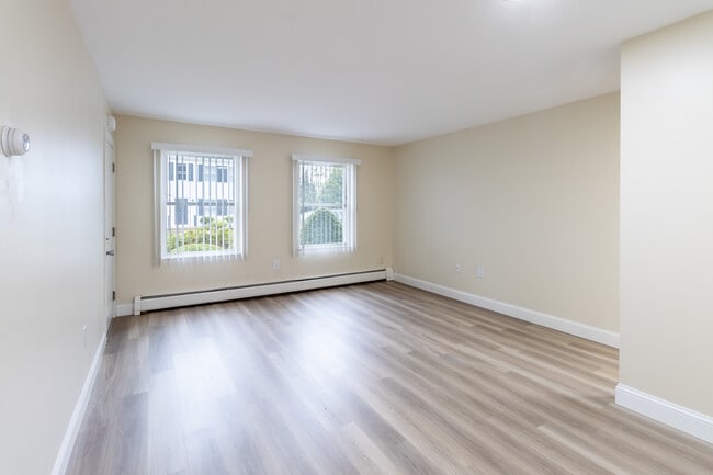 Photo - Newport Landings Apartment Community