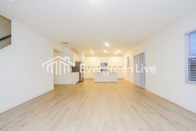 Photo - 947 Penrose Pl