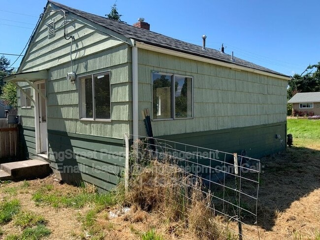 Photo - 2425 SW Pickford St