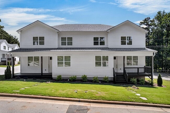 Photo - 1753 Crest Rd