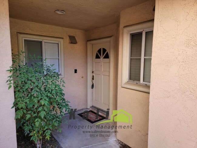 Photo - 2096 Northshore Dr