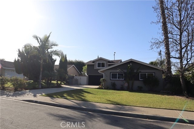 Photo - 906 Majella Ave