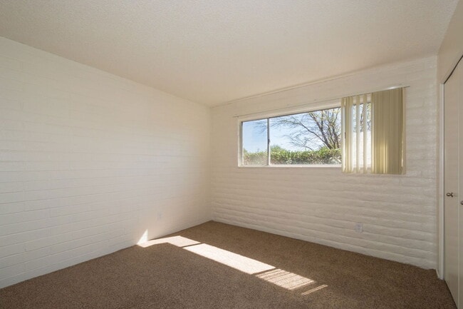 Photo - 4557 E Bellevue St