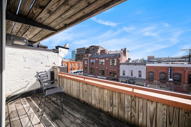 Photo - 217 E Washington St