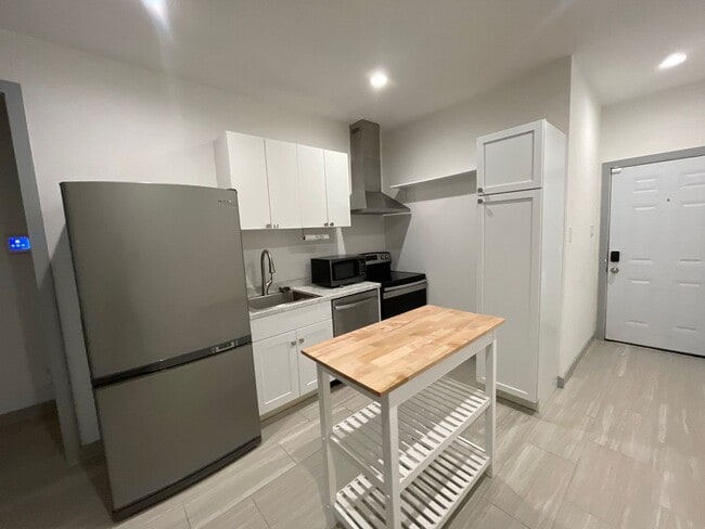 Photo - 5226 Ridgevan St