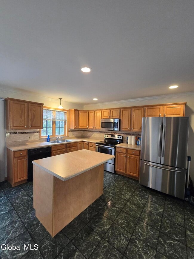 Photo - 8 Red Maple Ln