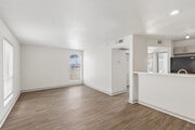 2 habitaciones, 1 baño - 792 pies cuadrados - Sala de estar