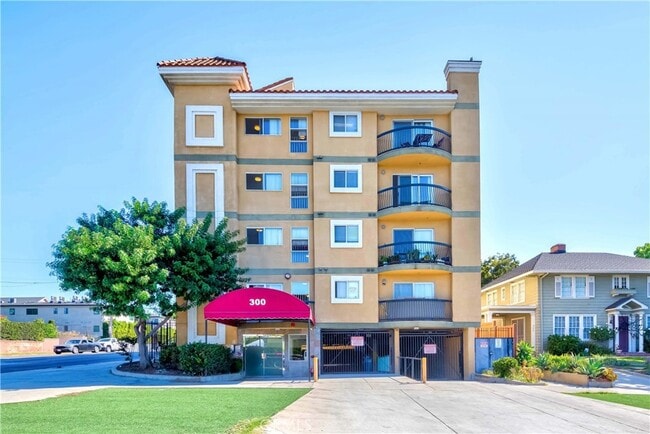 Building Photo - 300 Westmoreland Ave Unit 302-302 Rental