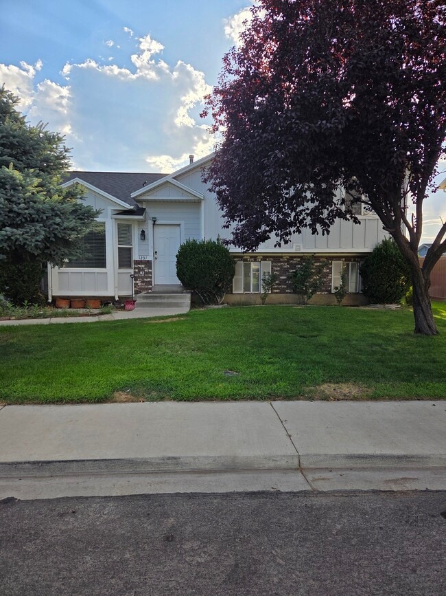 Building Photo - 1231 N 1050 W Rental