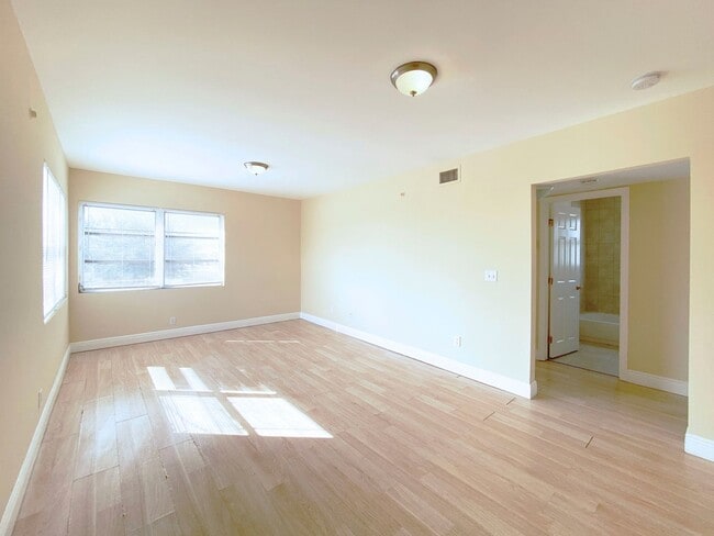 Photo - Spacious 2 Bedroom/ 1 Bath Available NOW!