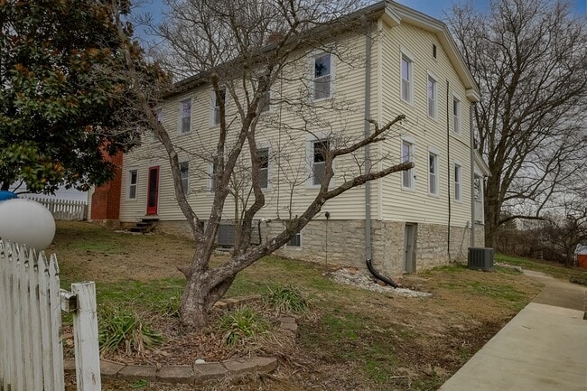 Photo - 329 Grayson St