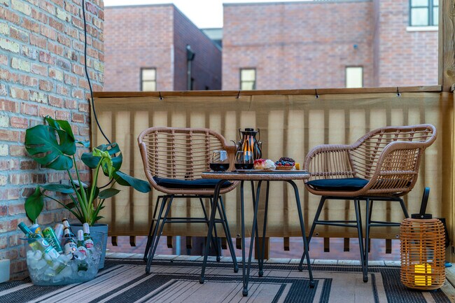 Photo - 2117 W Irving Park Rd