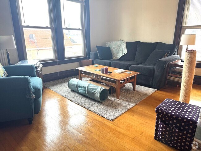 Building Photo - 2718-2720 Sommers Avenue Unit #4 Rental